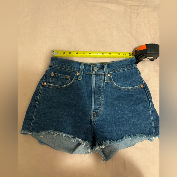Levi’s Jean shorts - Picture 4 of 7